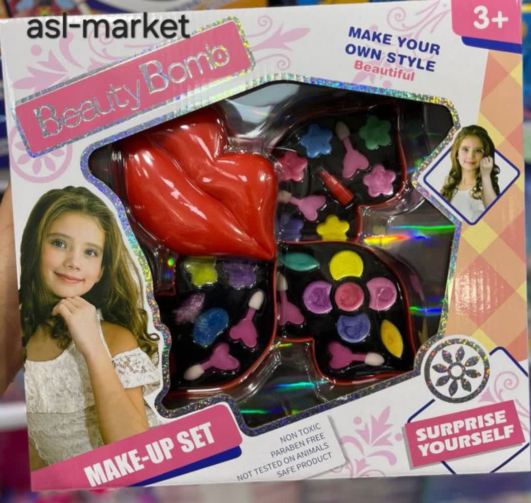 لوازم آرایشی کودک طرح لب