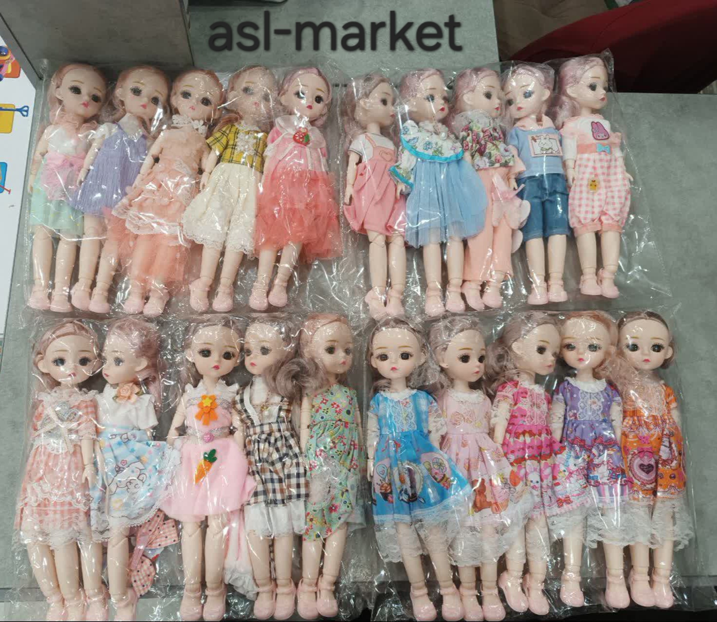 عروسک چشم تیله ای