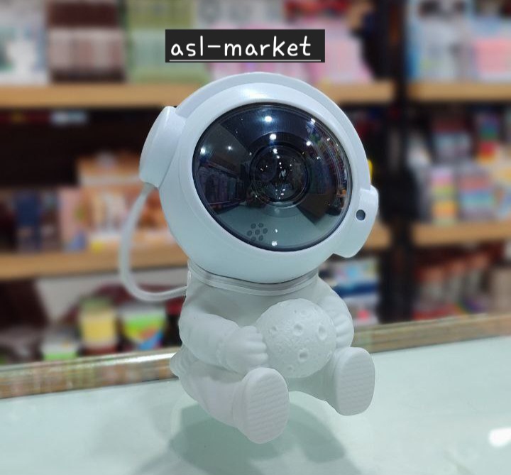 پروجکشن کهکشانی فضانورد نشسته اسپیکردار